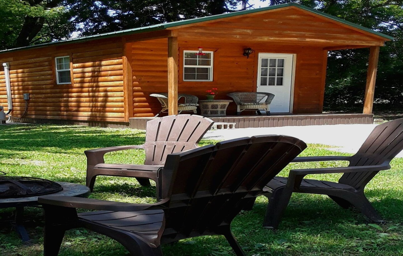 Kim's Cabins in Windsor, MO Online Cabin Reservations